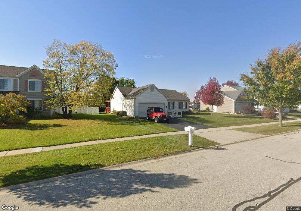 1108 Sawmill Ln, Algonquin, IL 60102 - photo 1