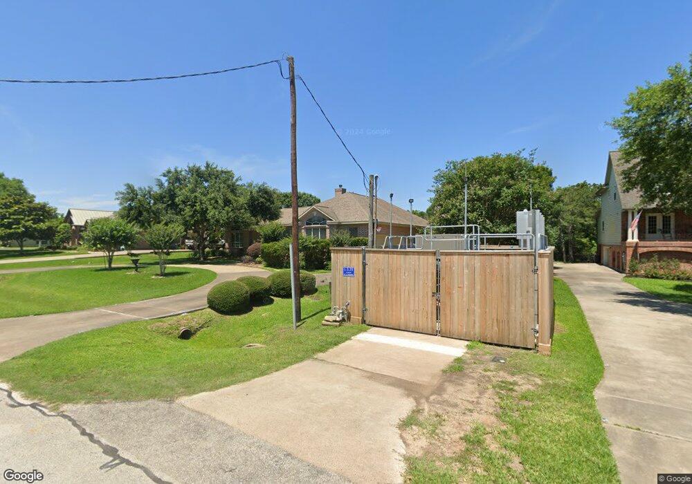 112 Oak Dr, Friendswood, TX 77546 - photo 1