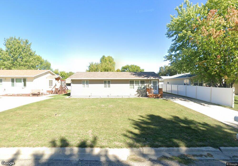 1622 16th St SW, Jamestown, ND 58401 - photo 1