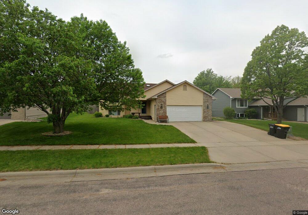 2005 S Clover Ave, Sioux Falls, SD 57110 - photo 1