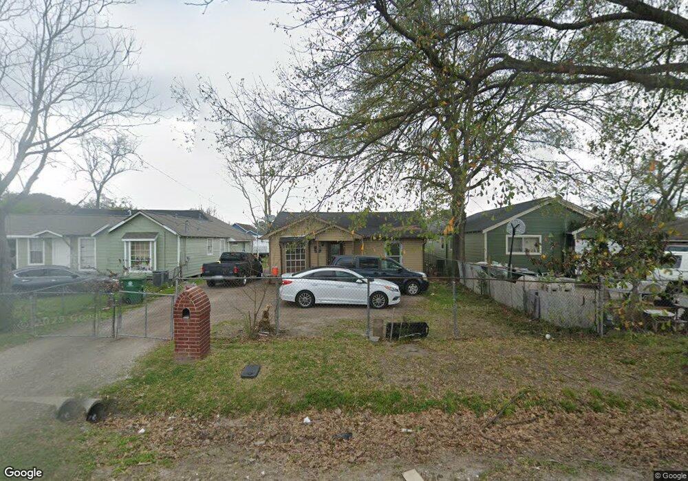 719 Duff Ln, Houston, TX 77022 - photo 1