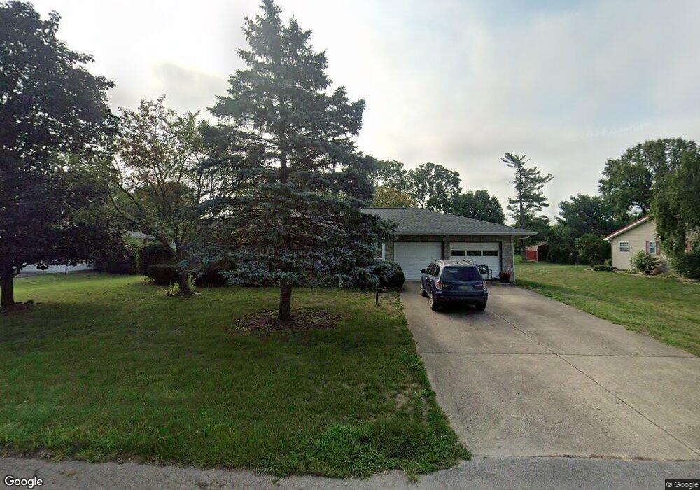 205 Meadow Dr, Circleville, OH 43113 - photo 1