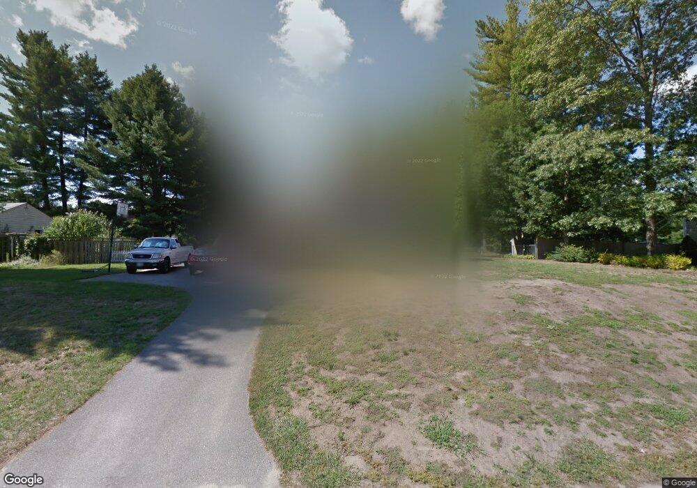 11 Lorraine Rd, MerriMacK, NH 03054 - photo 1