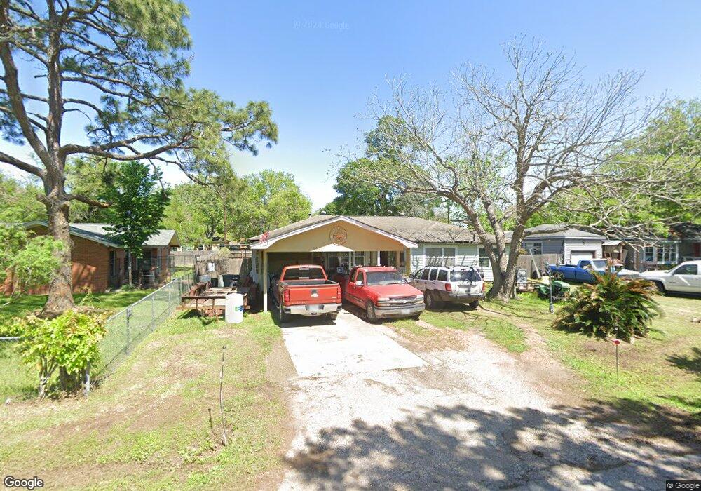3207 14th St, Bay City, TX 77414 - photo 1