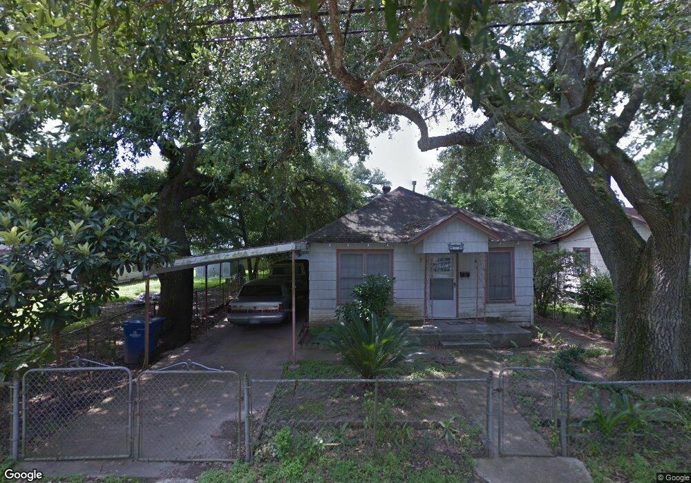 305 Travis St, Richmond, TX 77469 - photo 1