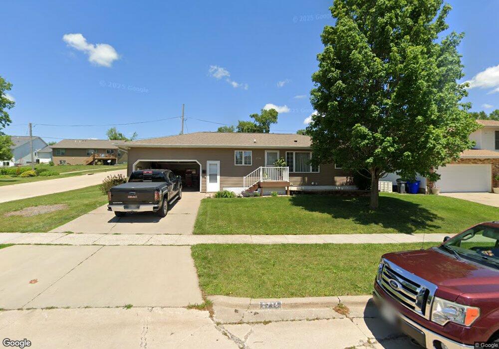 2716 Sue Ln NW, Cedar Rapids, IA 52405 - photo 1