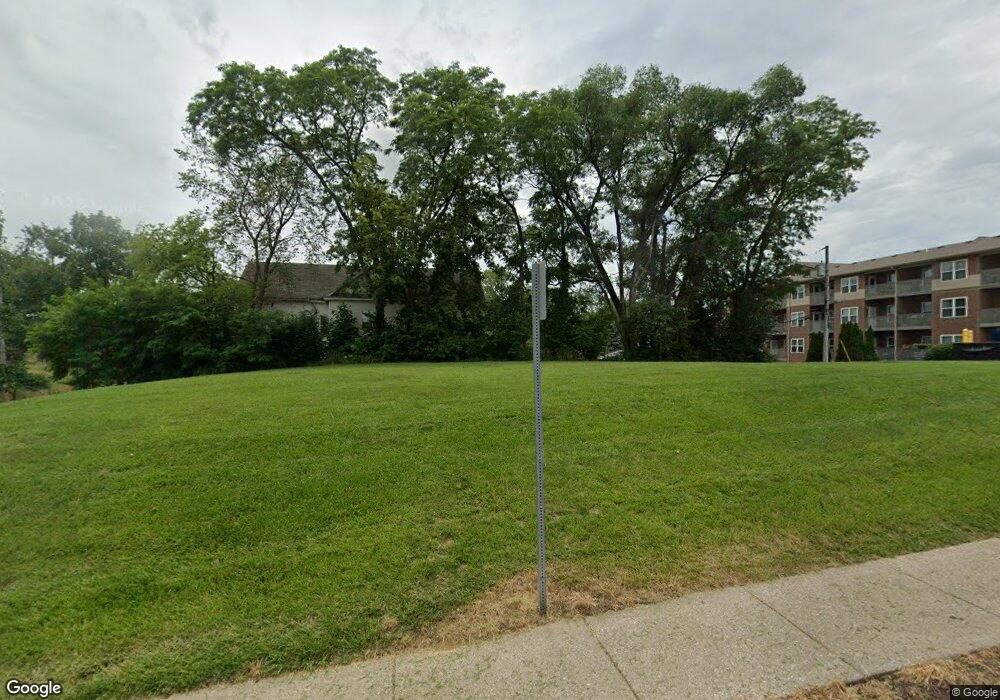 826 Pershing Ave, Davenport, IA 52803 - photo 1