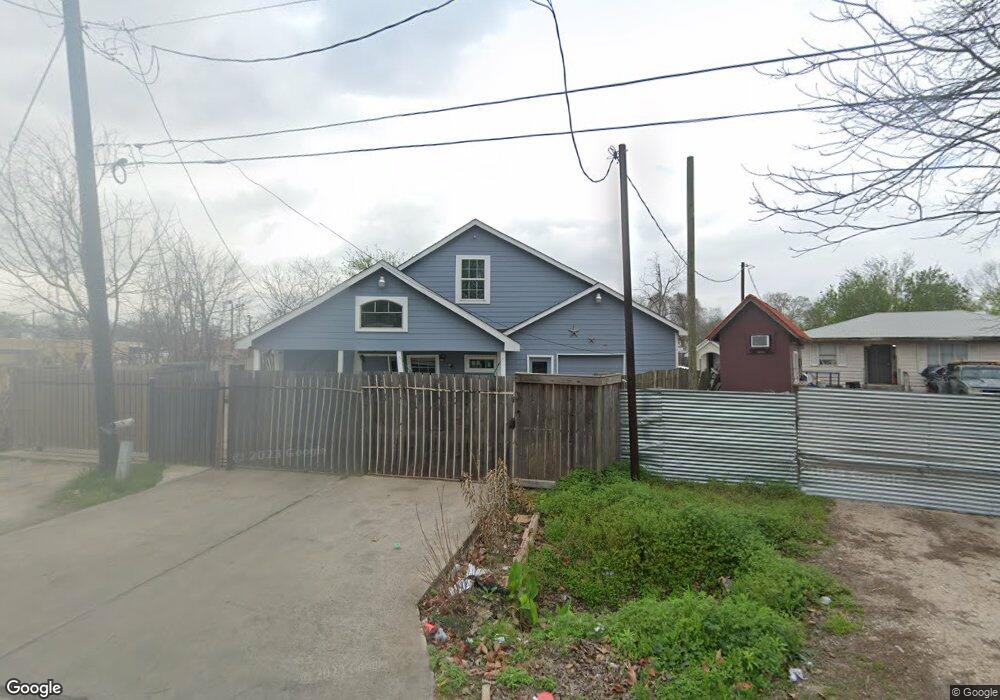 1048 Calvin Ave, Houston, TX 77088 - photo 1