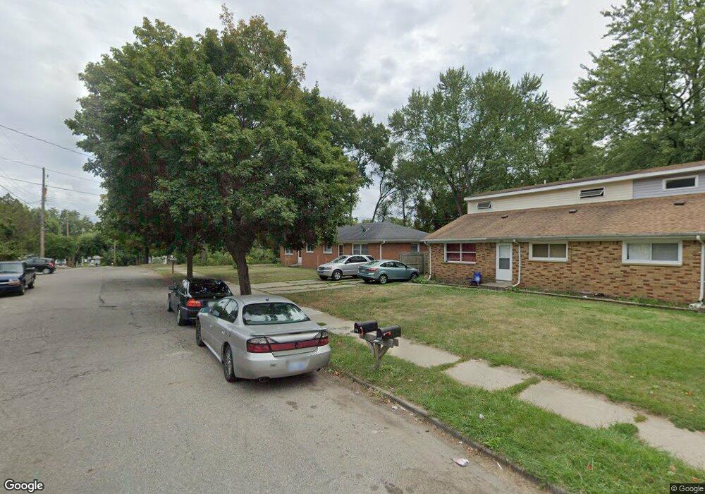 829 Pierce Rd, Lansing, MI 48910 - photo 1