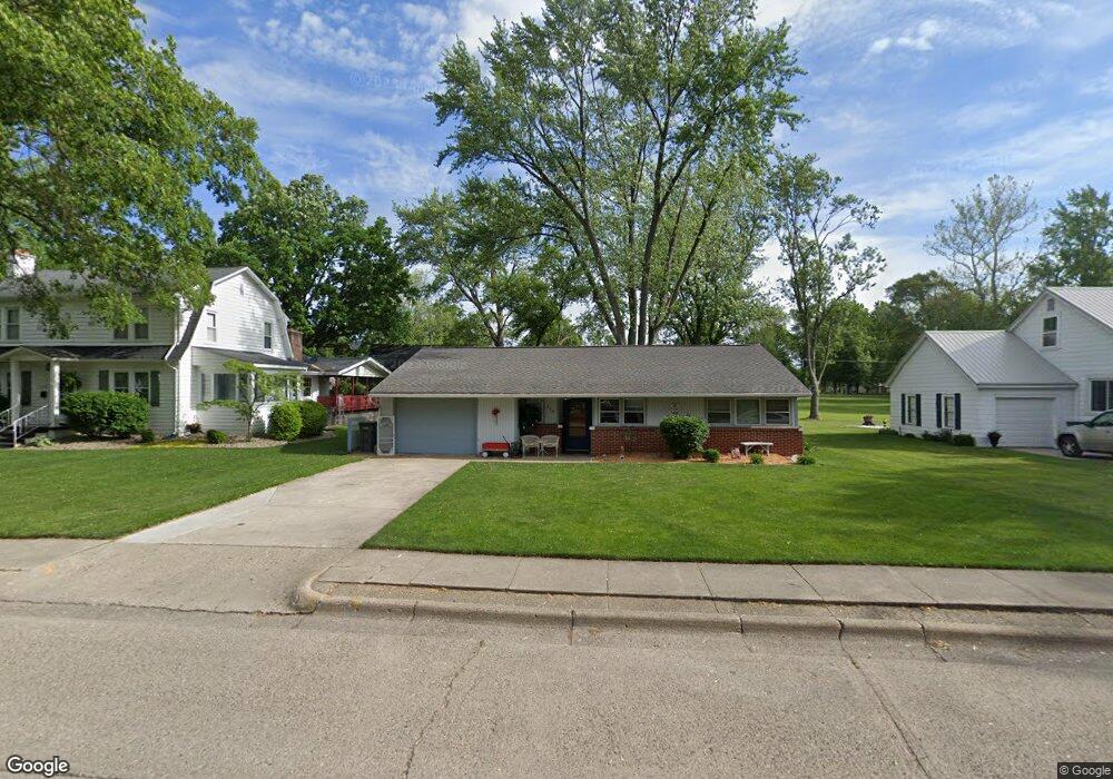 510 W Van Buren St, Nappanee, IN 46550 - photo 1