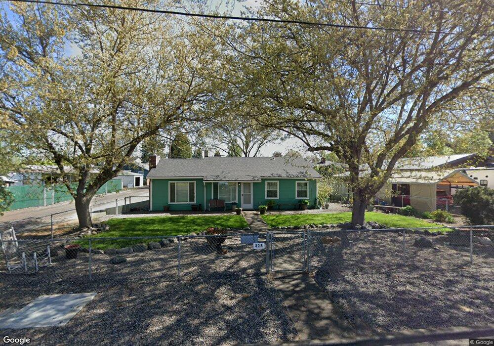 328 N 4th St, Central Point, OR 97502 - photo 1