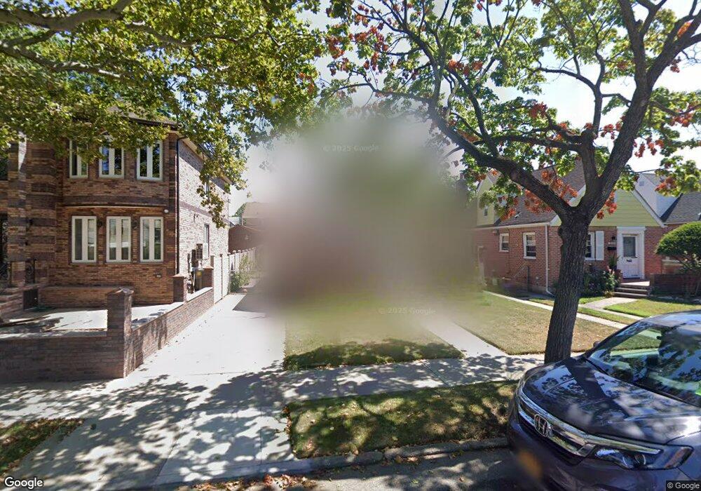 7629 172nd St, Fresh Meadows, NY 11366 - photo 1