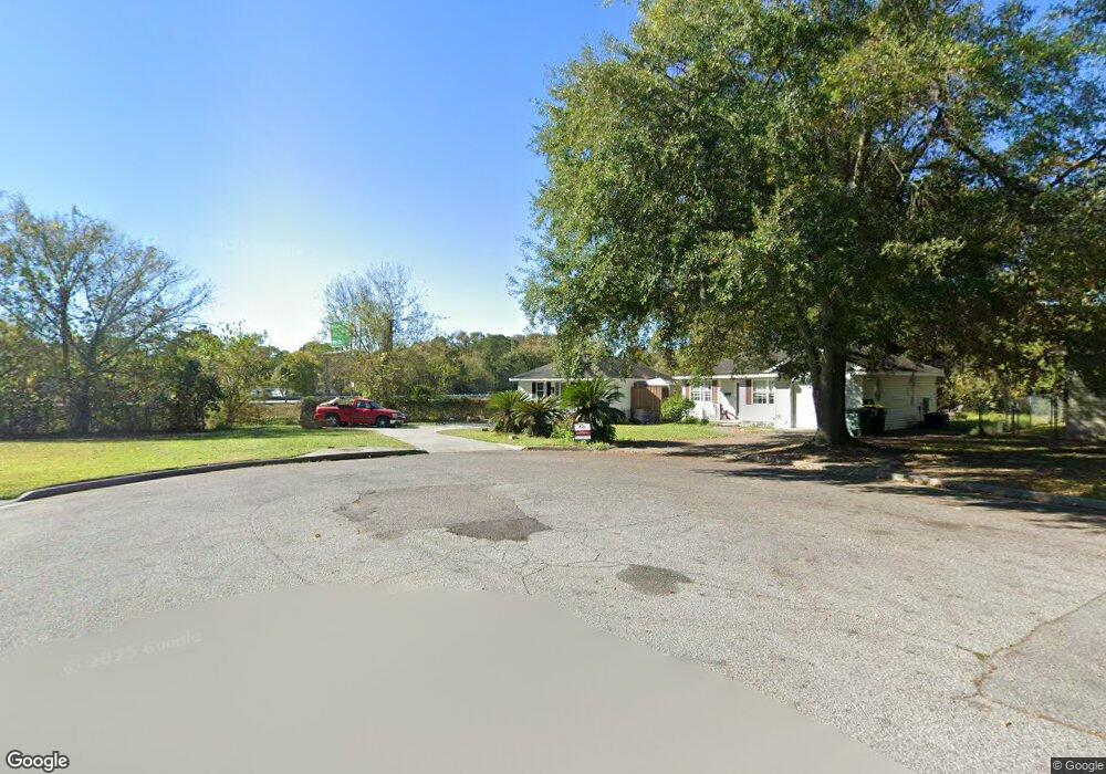 1724 E 33rd St, Savannah, GA 31404 - photo 1