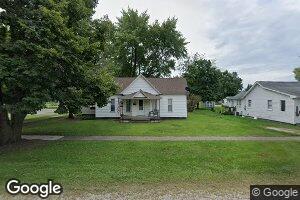 130 E Warren St, Moweaqua, IL 62550