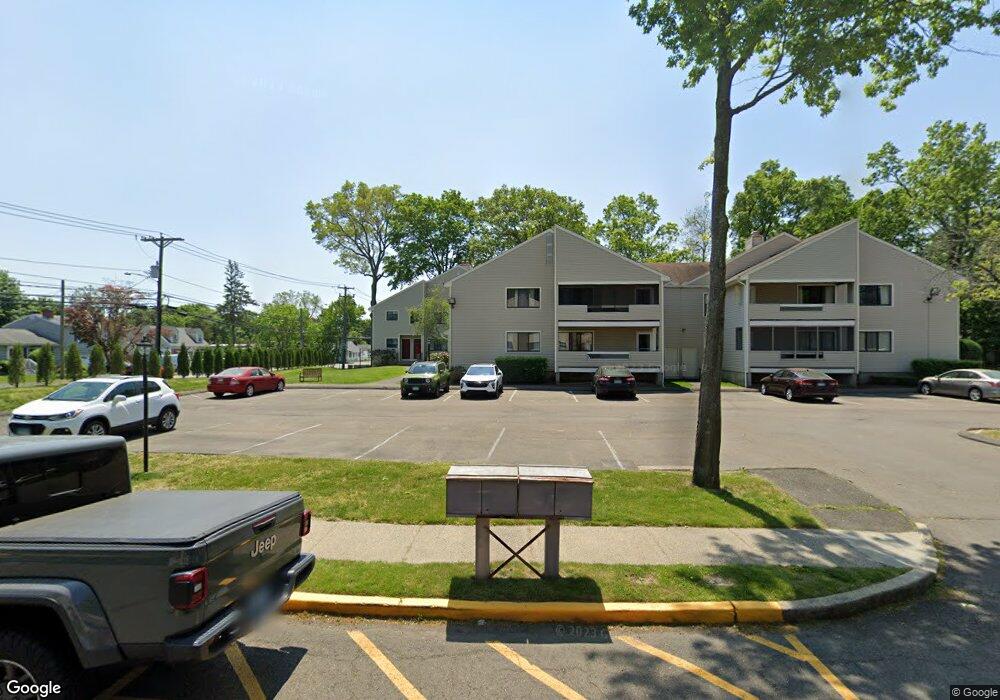 21 Lance Cir, Bridgeport, CT 06606 - photo 1