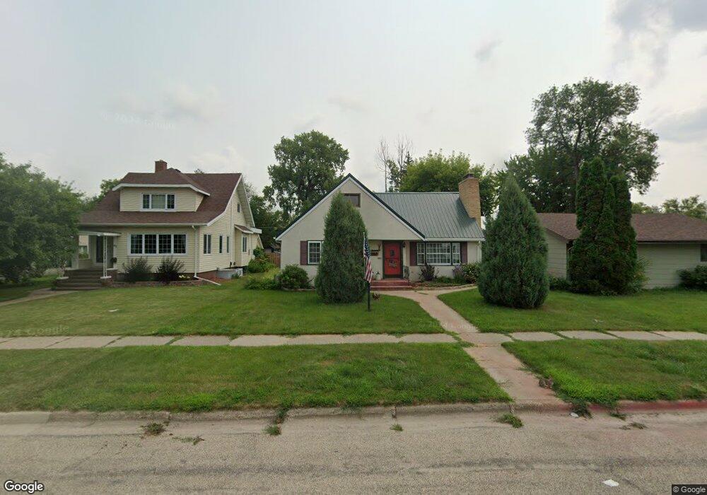 606 1st Ave N, Jamestown, ND 58401 - photo 1