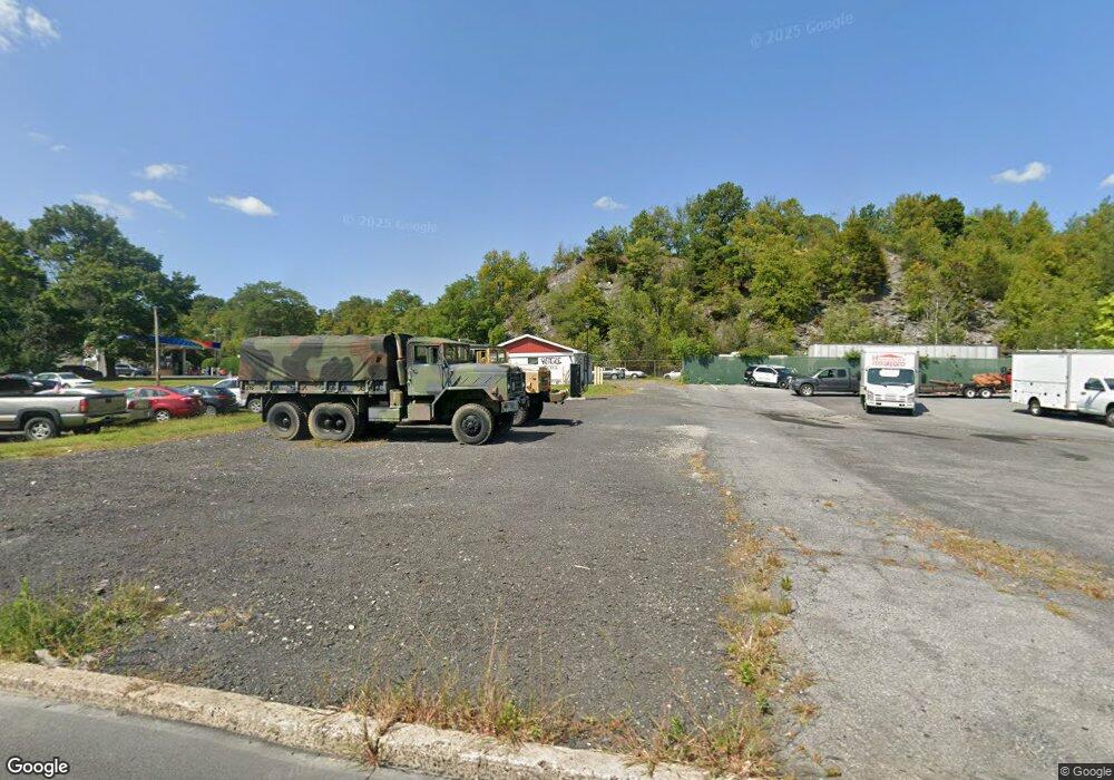 1213 Blue Valley Dr, Pen Argyl, PA 18072 - photo 1