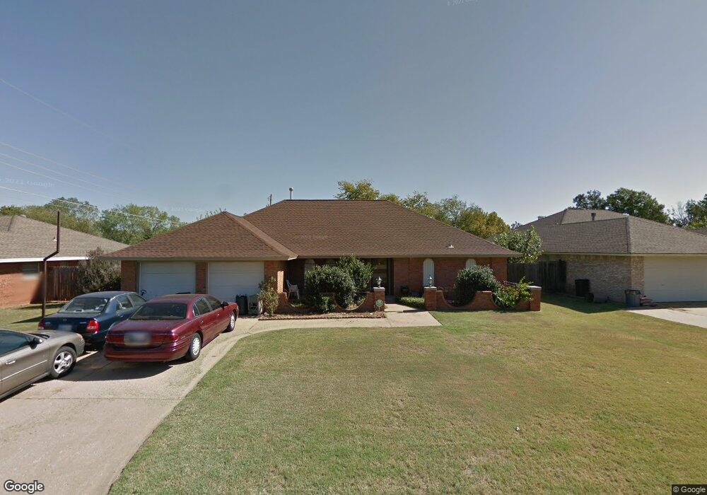 6916 N Comanche Ave, Warr Acres, OK 73132 - photo 1