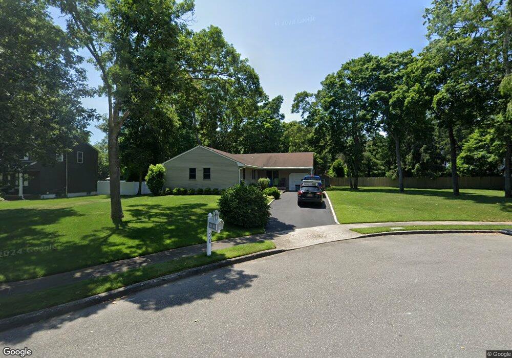 20 Slone Ct, Bayport, NY 11705 - photo 1