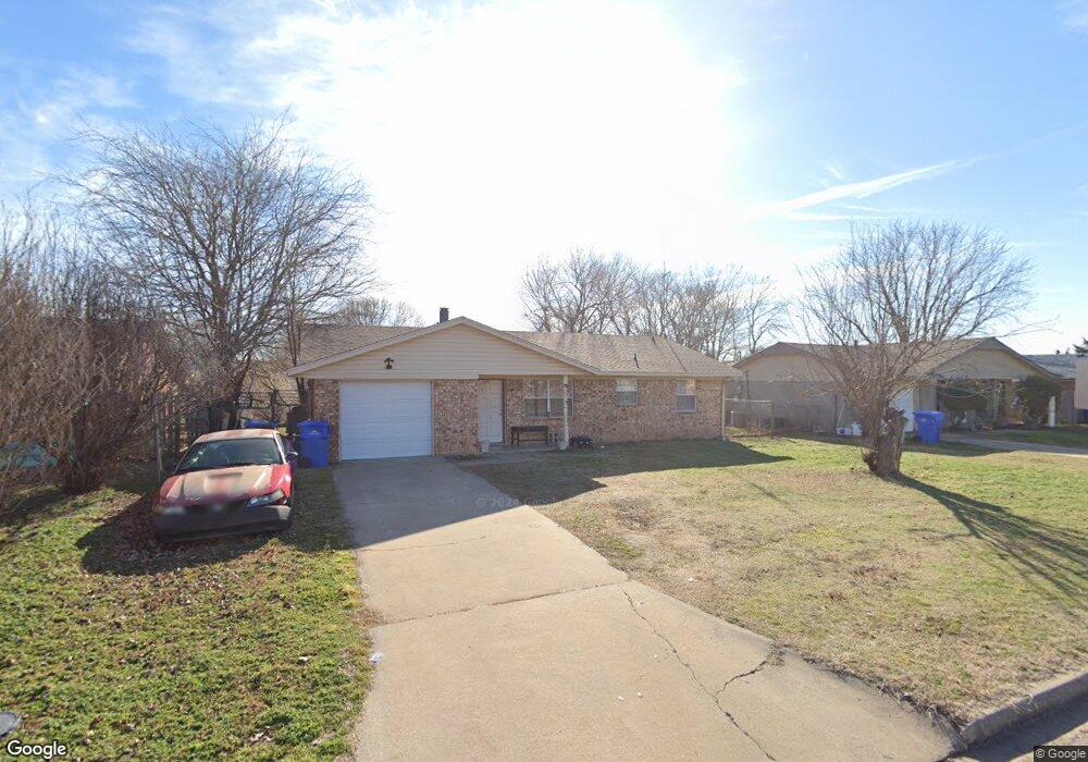 211 N Elk Dr, Cache, OK 73527 - photo 1
