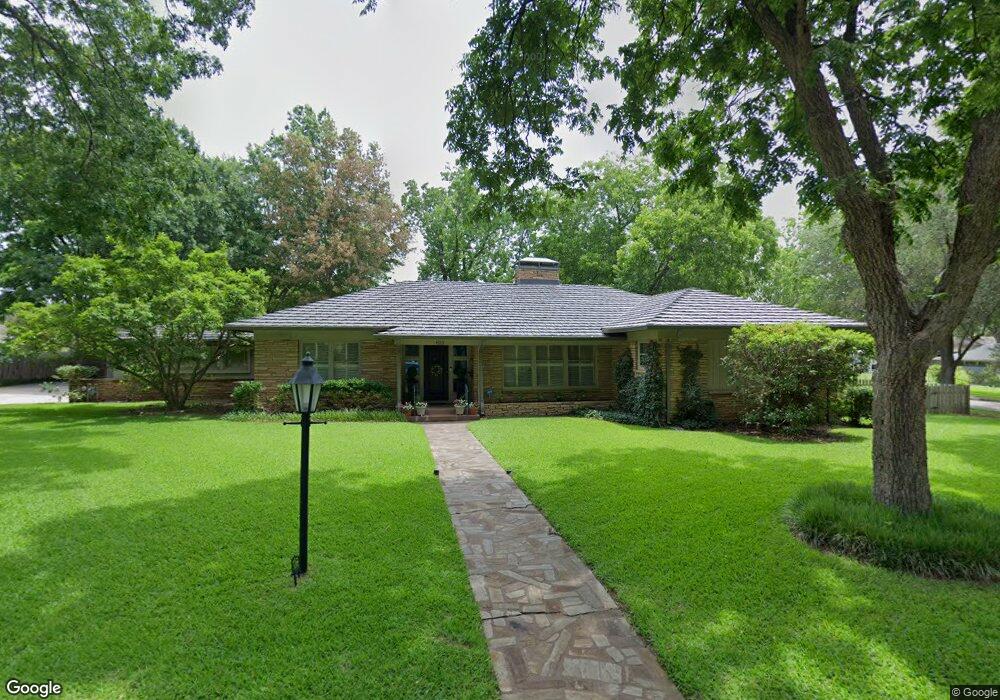 616 R St SW, Ardmore, OK 73401 - photo 1