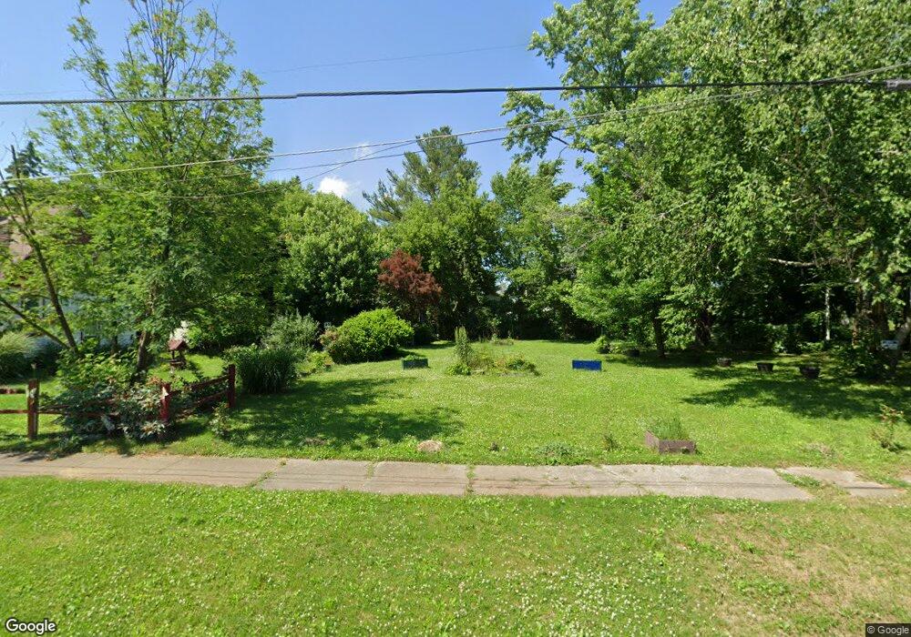 652 SiMcOe Ave, Flint, MI 48507 - photo 1