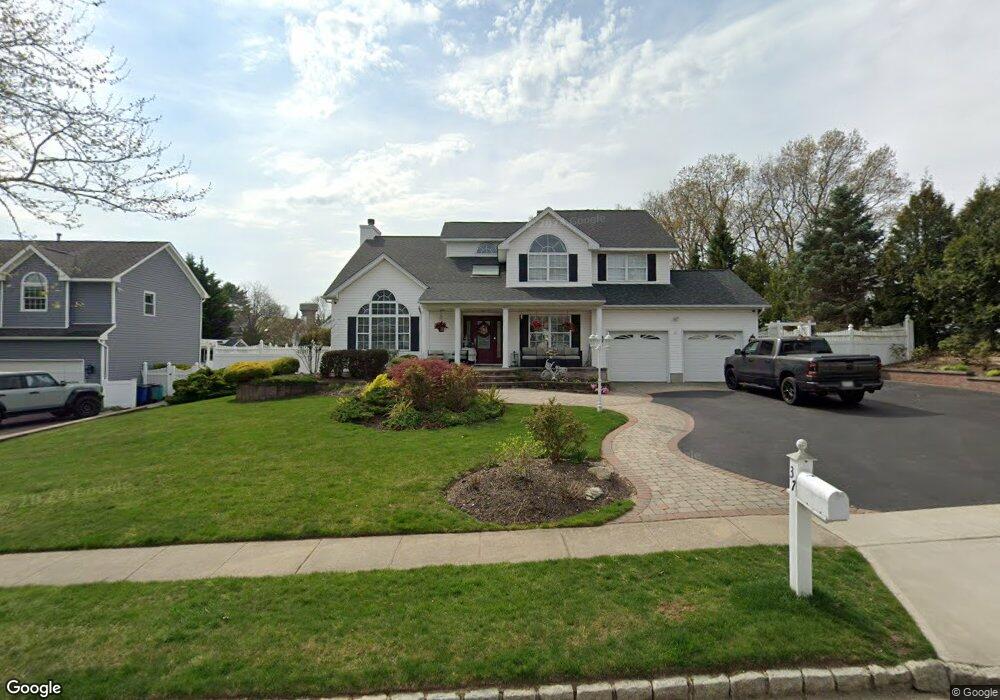 37 Long House Way, ComMacK, NY 11725 - photo 1