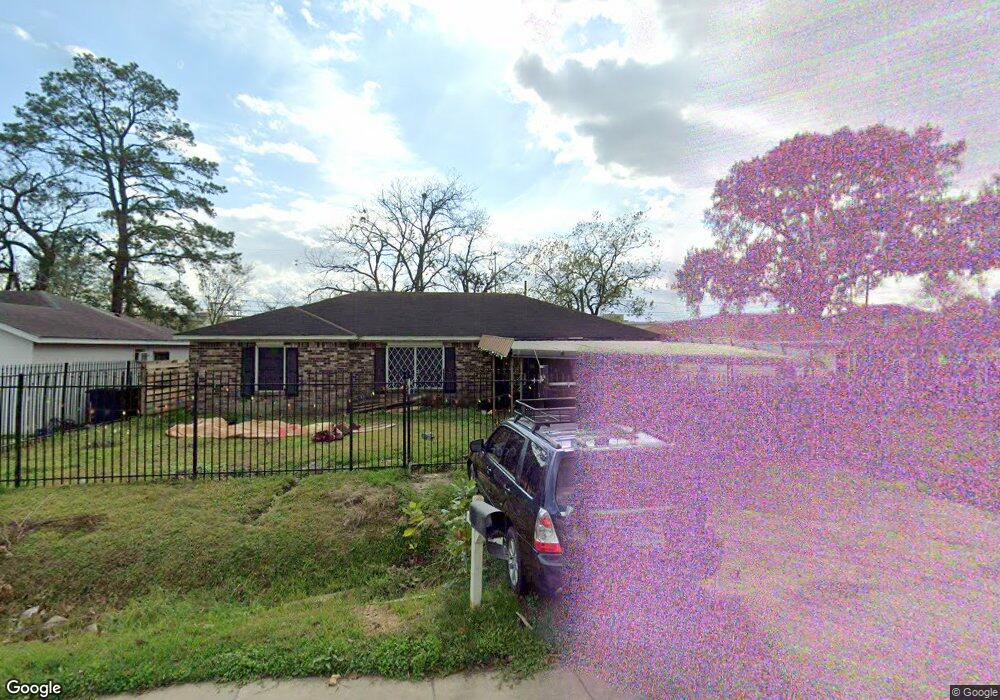 6938 Peyton St, Houston, TX 77028 - photo 1