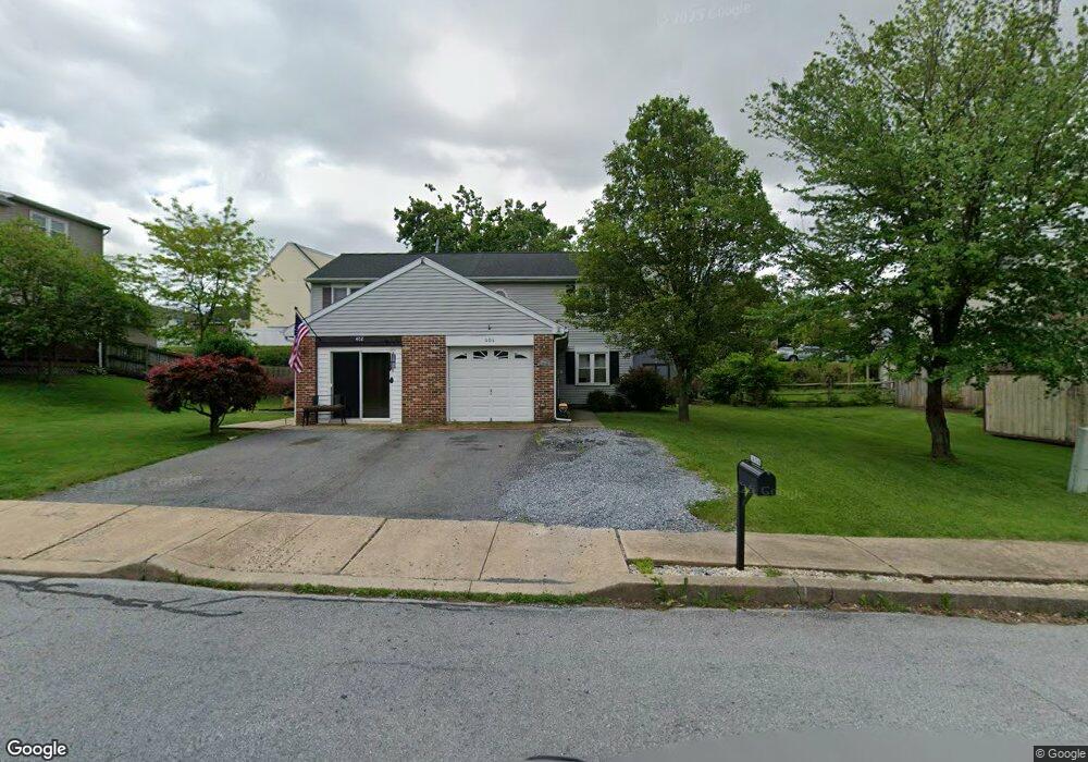 404 Washington Blvd, Womelsdorf, PA 19567 - photo 1