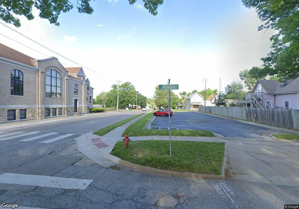 1045 SW Mulvane St, Topeka, KS 66604 - photo 1