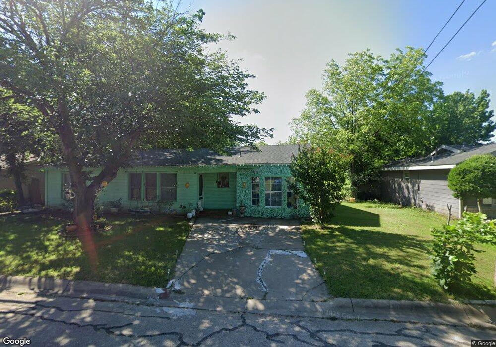 1019 Williams Ave, Cleburne, TX 76033 - photo 1