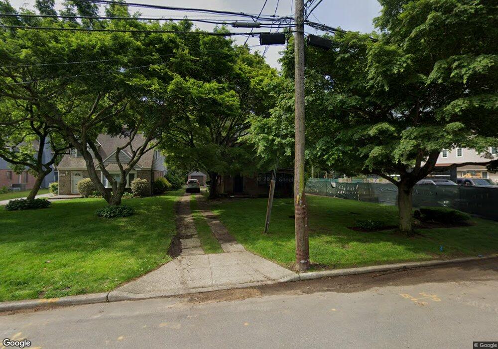 278 Elm St, West Hempstead, NY 11552 - photo 1