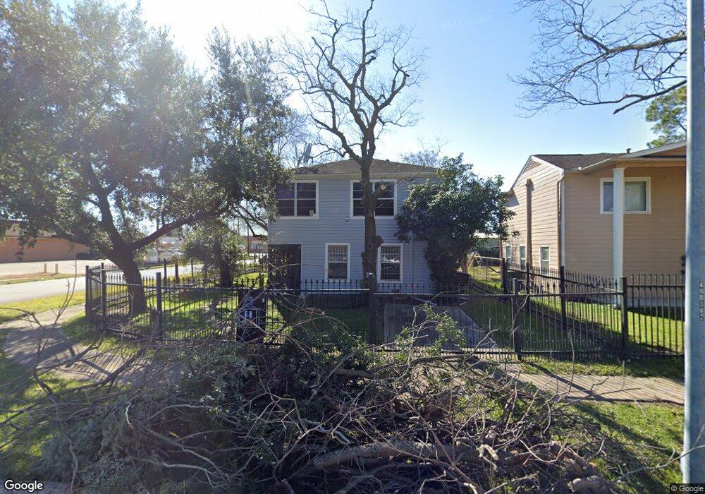 5222 Plum Dr, Houston, TX 77087 - photo 1