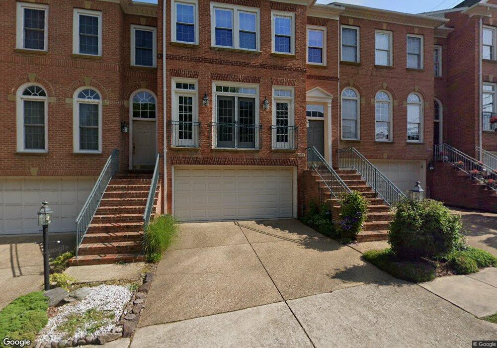 8024 Kidwell Ct, Vienna, VA 22182 - photo 1