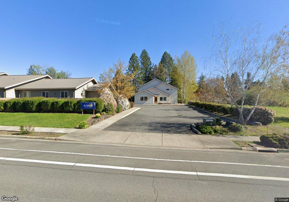 715 SW Ramsey Ave, Grants Pass, OR 97527 - photo 1