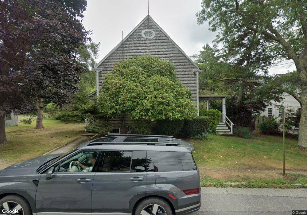 17 Bridge St, South Dartmouth, MA 02748 - photo 1