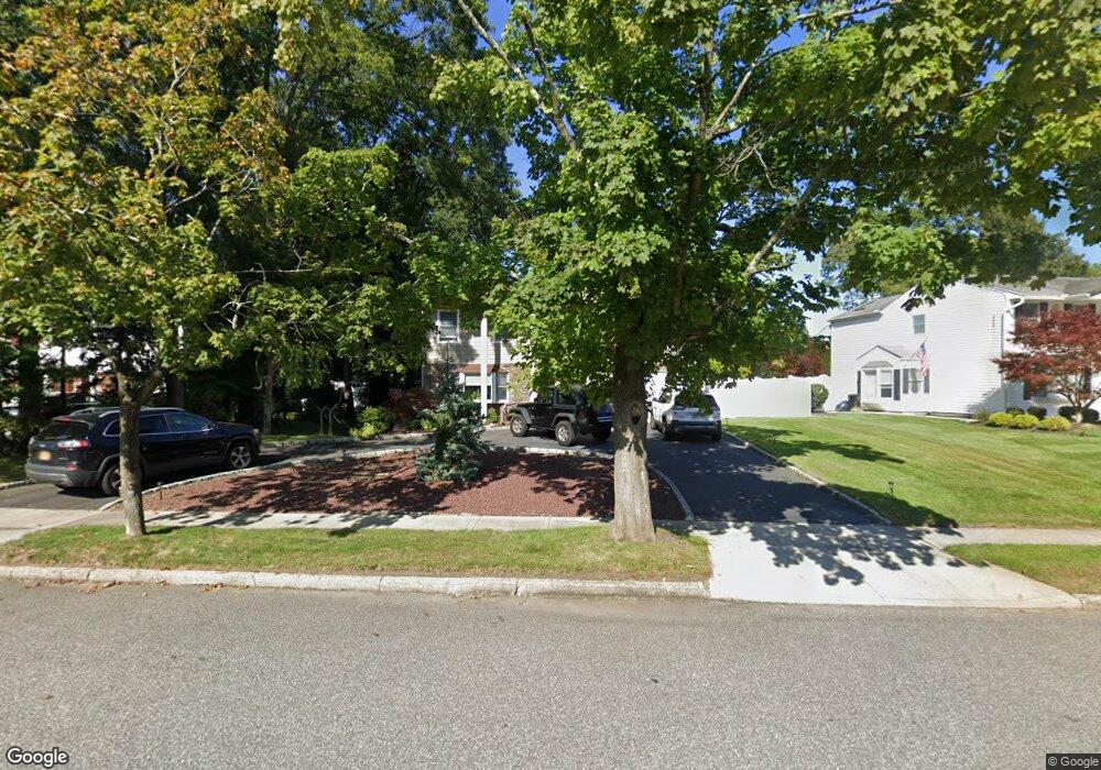 41 Chatham Rd, ComMacK, NY 11725 - photo 1