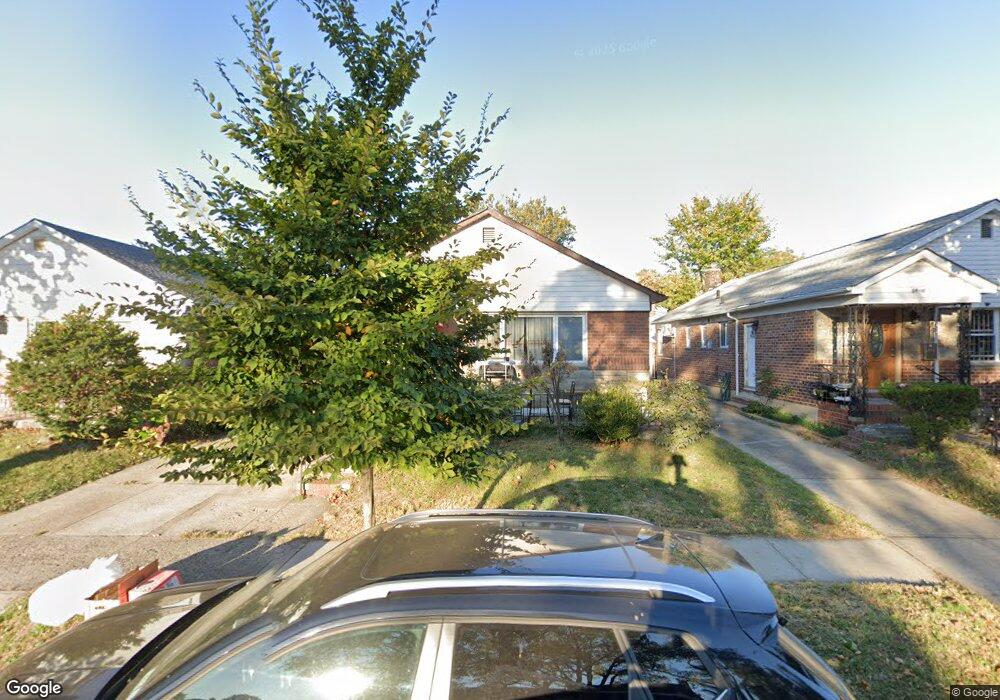 6422 Utopia Pkwy, Fresh Meadows, NY 11365 - photo 1