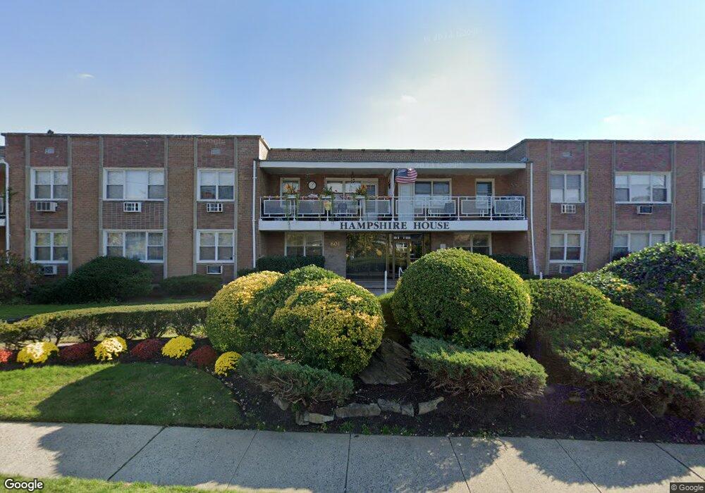 601 Chestnut St unit A8, Cedarhurst, NY 11516 - photo 1