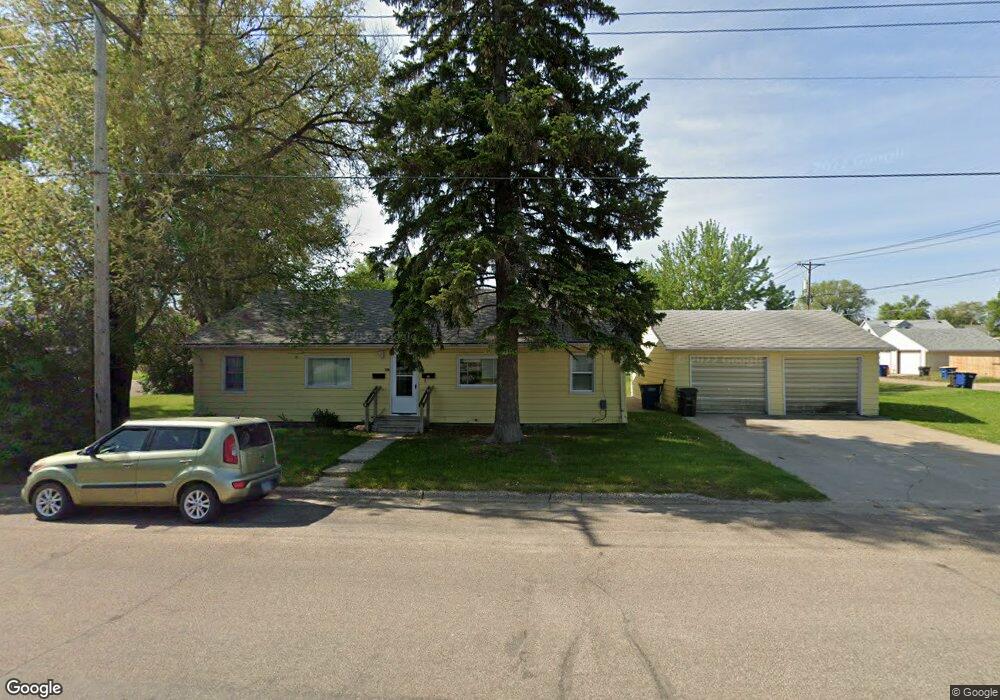 818 8th St SE, Jamestown, ND 58401 - photo 1