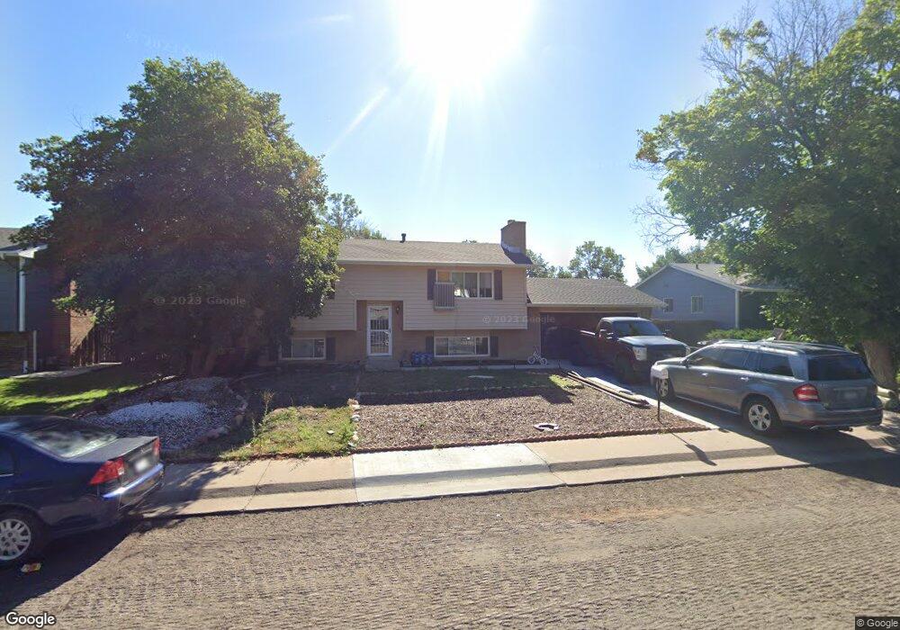 688 Naples Way, Aurora, CO 80011 - photo 1