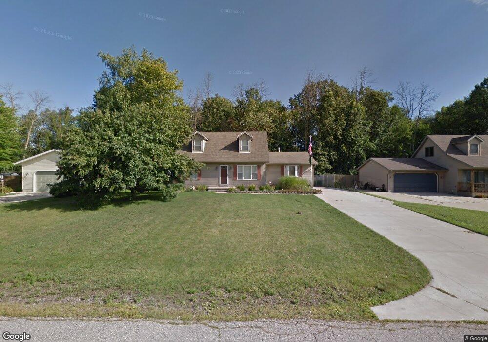 4652 Cloverdale Ln, Kimball, MI 48074 - photo 1