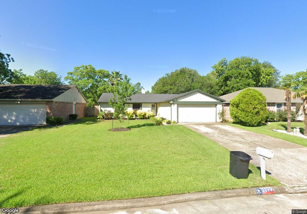 16922 Bougainvilla Ln, Friendswood, TX 77546 - photo 1