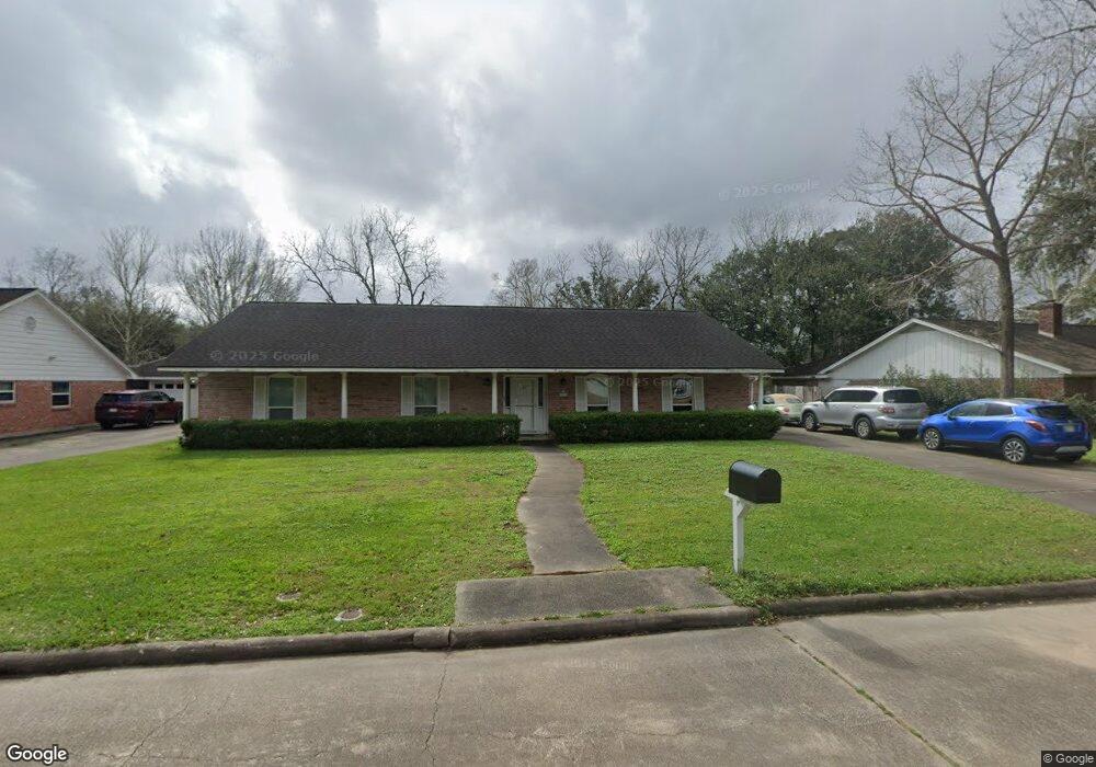 812 Michael St, Alvin, TX 77511 - photo 1
