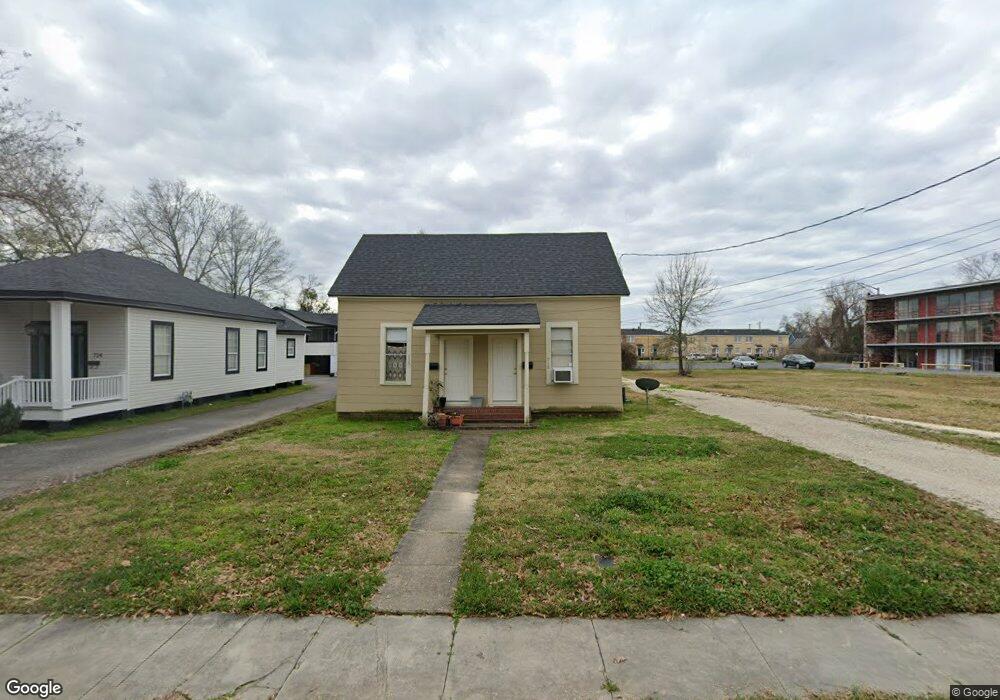 718 Iris St, Lake Charles, LA 70601 - photo 1