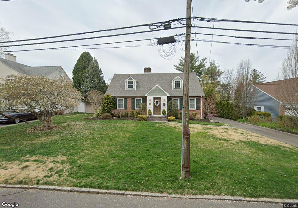 175 Manhasset Ave, Manhasset, NY 11030 - photo 1
