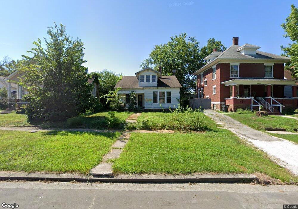 812 W Reed St, Moberly, MO 65270 - photo 1