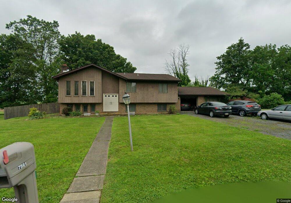 7561 Richard Ln, Bath, PA 18014 - photo 1