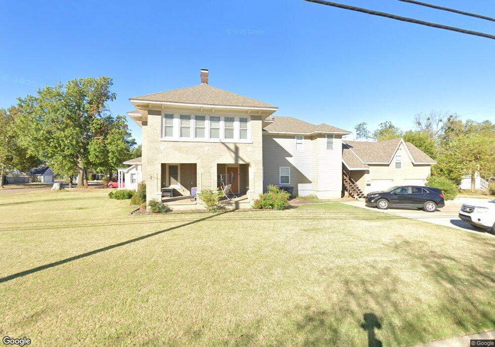 2402 N Beard St, Shawnee, OK 74804 - photo 1