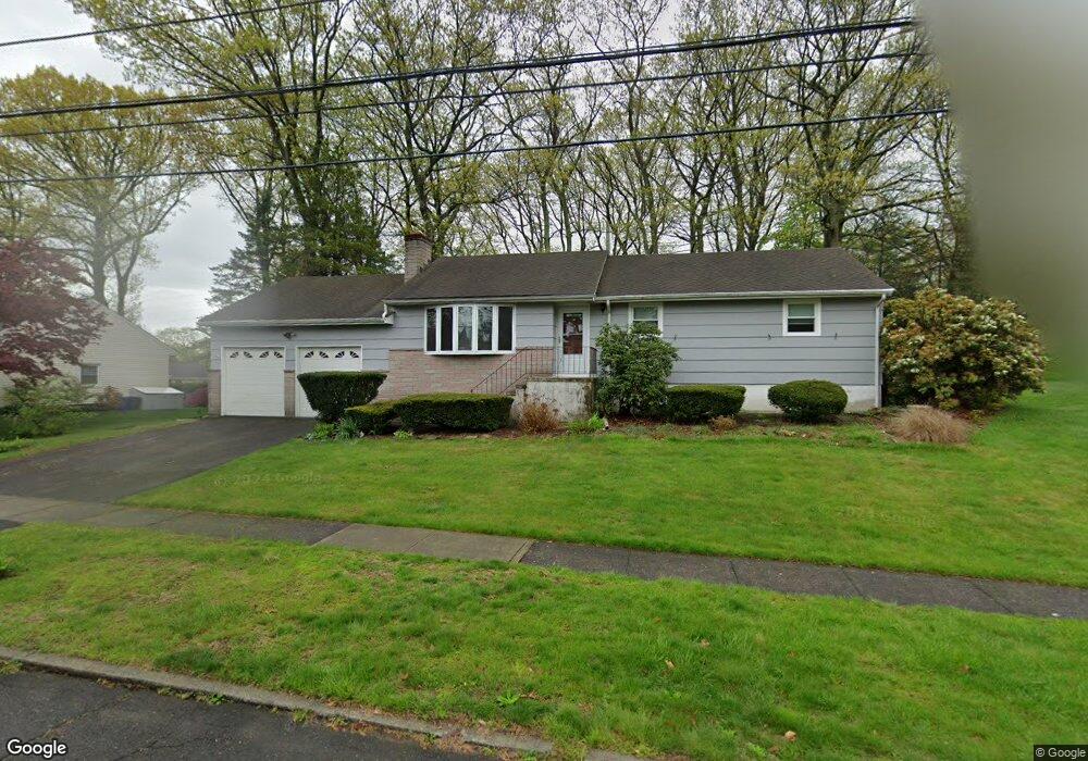 55 Meadowlawn Rd, Stratford, CT 06614 - photo 1